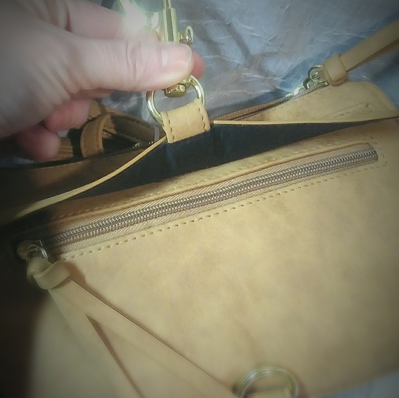 NWT Carmel Purse - Picture 5 of 7